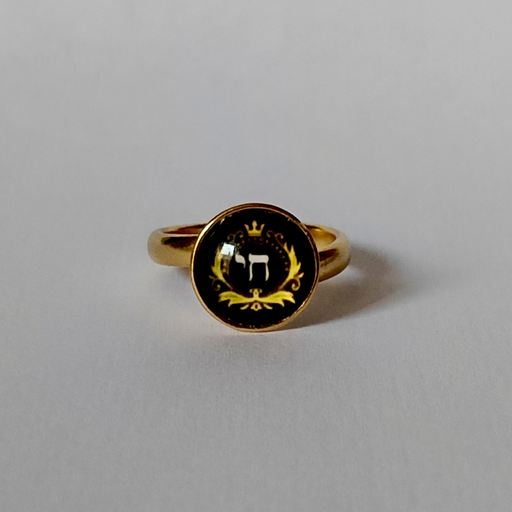 Bague Judaïca  Chai Royal plaqué or – Cabochon artisanal 10 mm