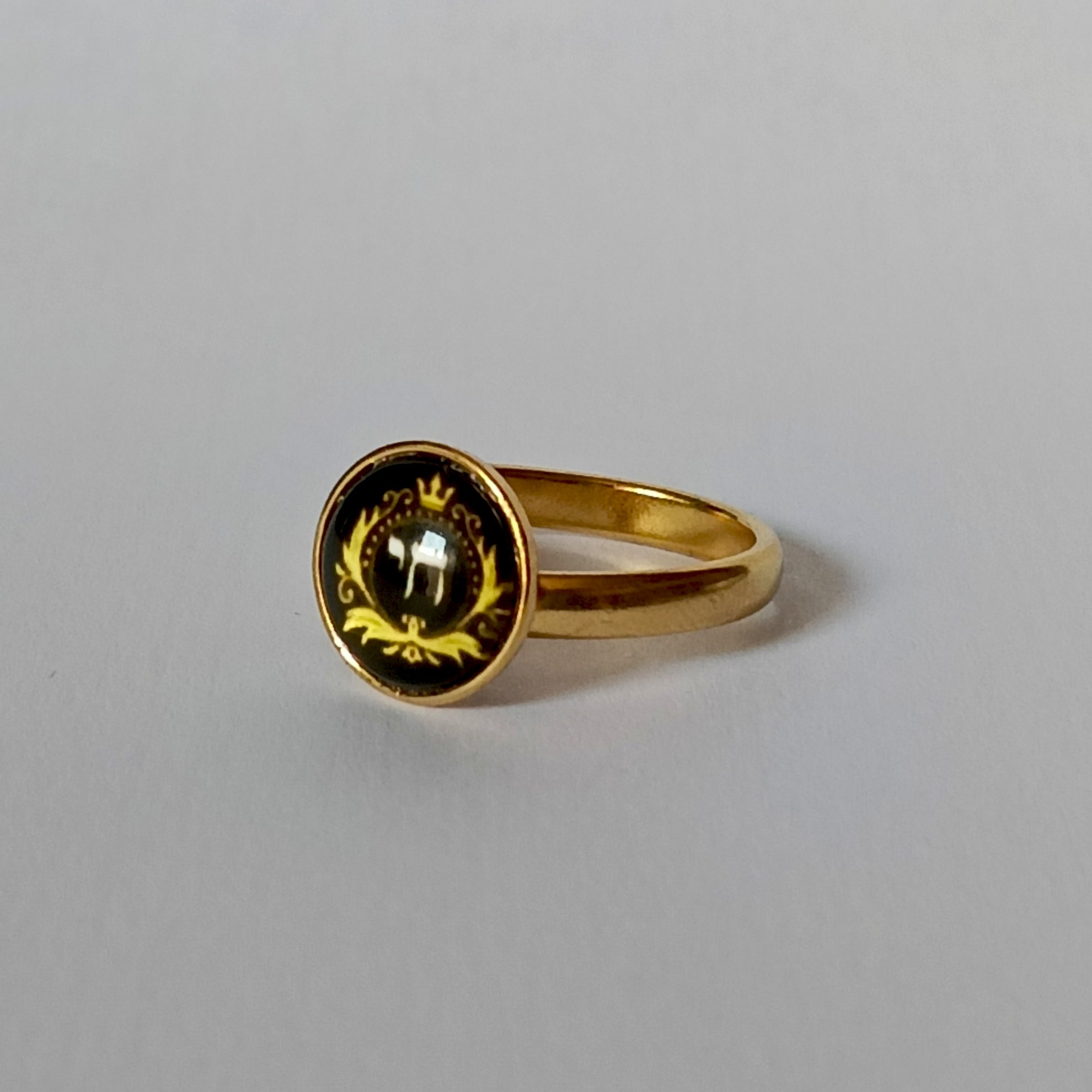 Bague Judaïca  Chai Royal plaqué or – Cabochon artisanal 10 mm