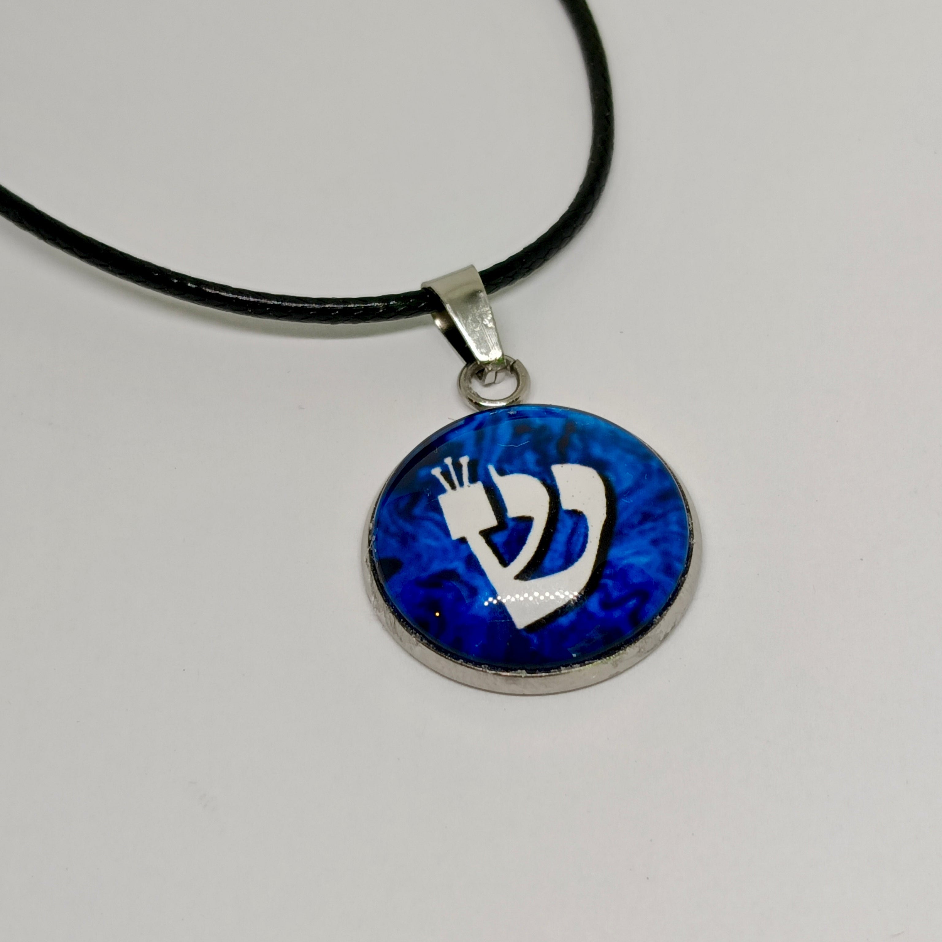 Collier Shin